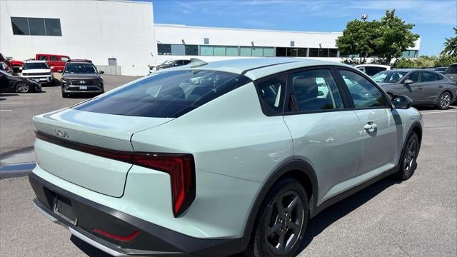 2025 Kia K4 LXS