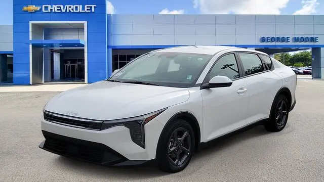 2025 Kia K4 LXS