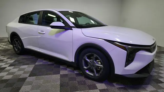 2025 Kia K4 LX