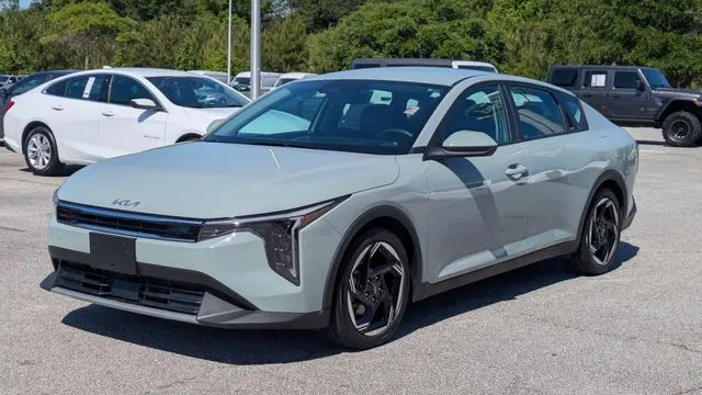 2025 Kia K4 EX