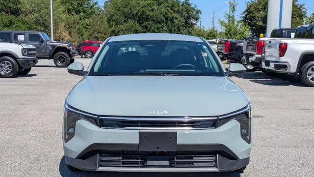 2025 Kia K4 EX