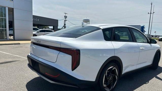 2025 Kia K4 EX