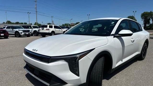 2025 Kia K4 EX
