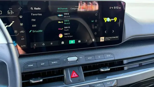2025 Kia K4 GT-Line Turbo