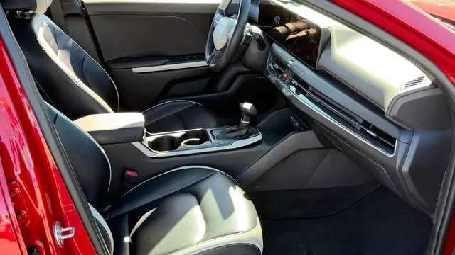 2025 Kia K4 GT-Line Turbo
