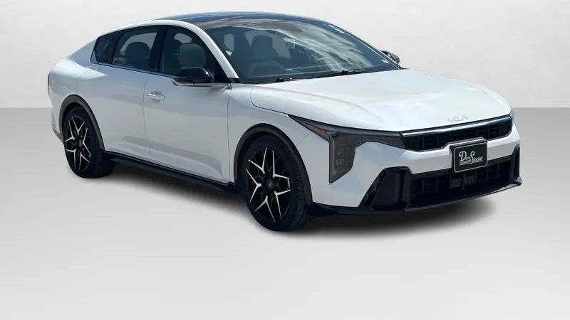 2025 Kia K4 GT-Line