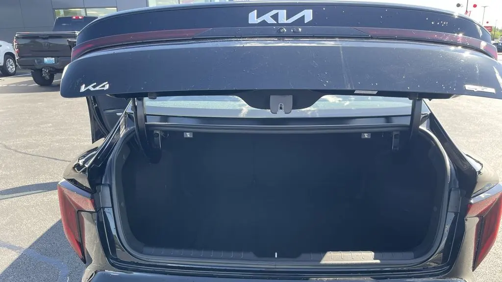 2025 Kia K4 GT-Line