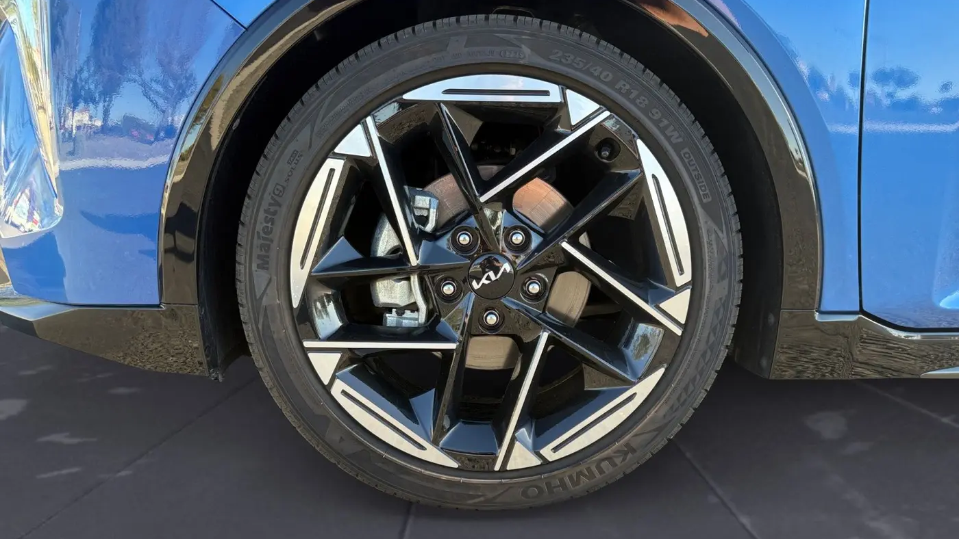 2025 Kia K4 GT-Line