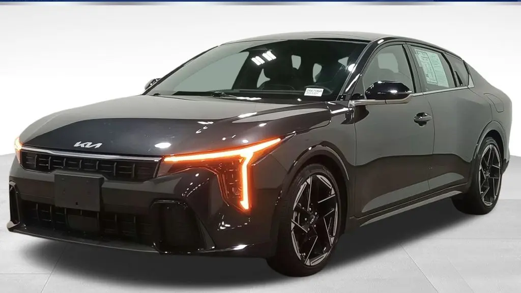 2025 Kia K4 GT-Line