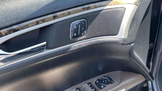 2016 Lincoln MKZ Hybrid Base