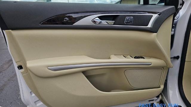 2014 Lincoln MKZ Hybrid Base