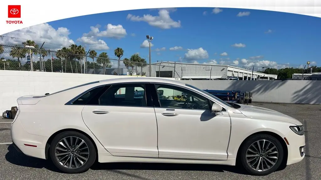 2020 Lincoln MKZ Standard