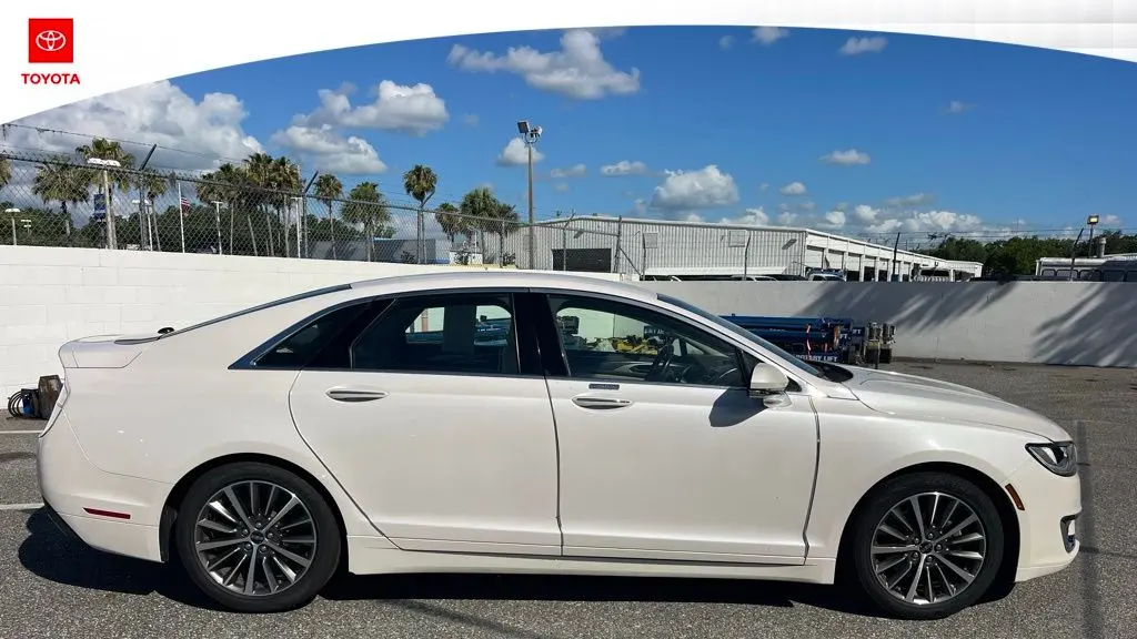 2020 Lincoln MKZ Standard