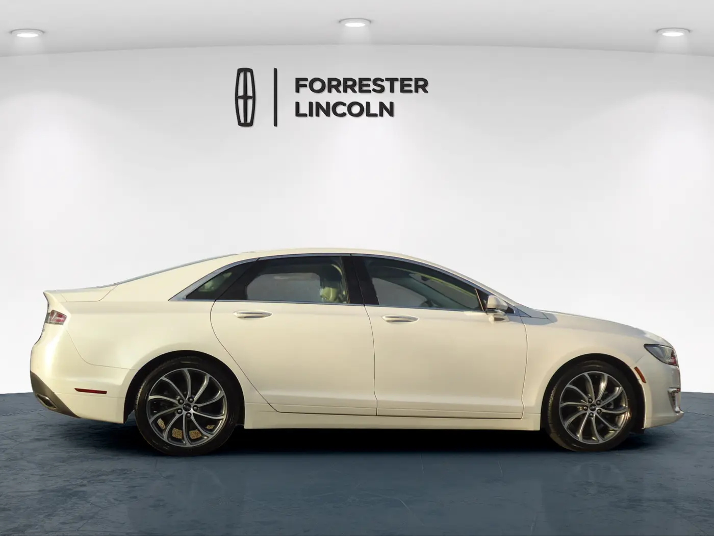 2019 Lincoln MKZ Hybrid Reserve I — photo 1 of 12
