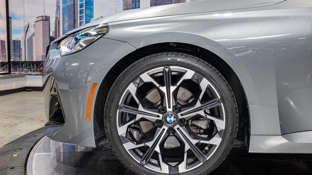 2025 BMW 2 Series 230i xDrive