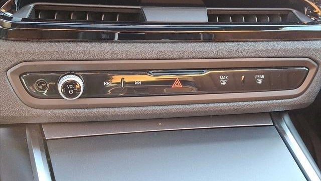 2025 BMW 2 Series 230i xDrive