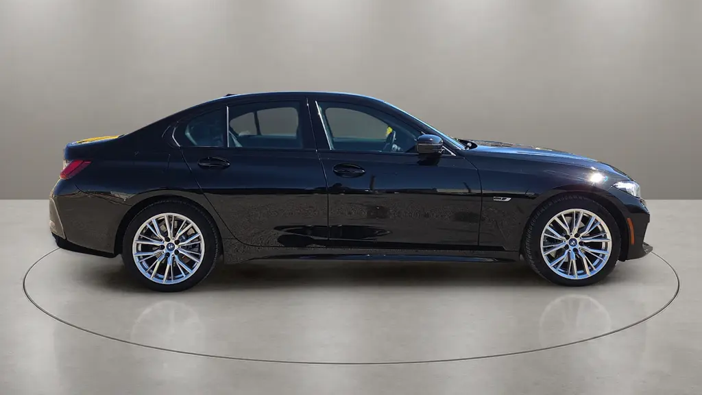 2023 BMW 3 Series 330e