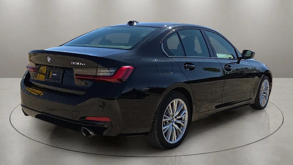 2023 BMW 3 Series 330e