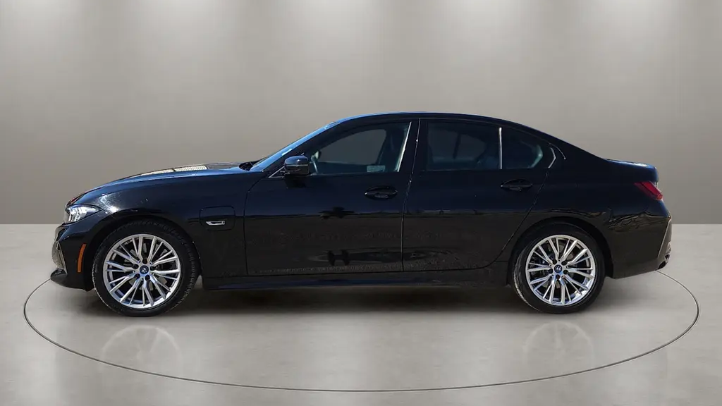 2023 BMW 3 Series 330e