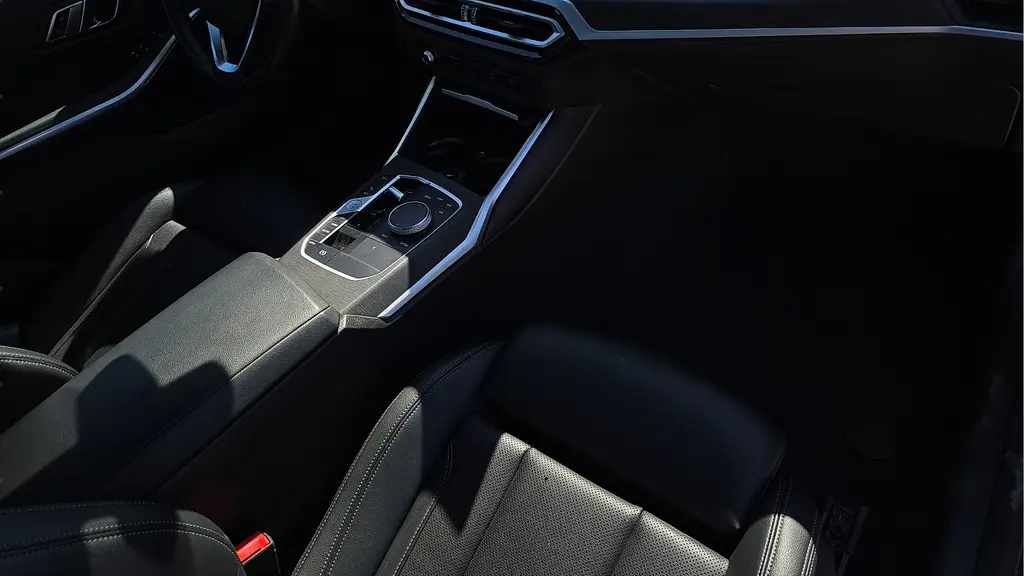 2023 BMW 3 Series 330e
