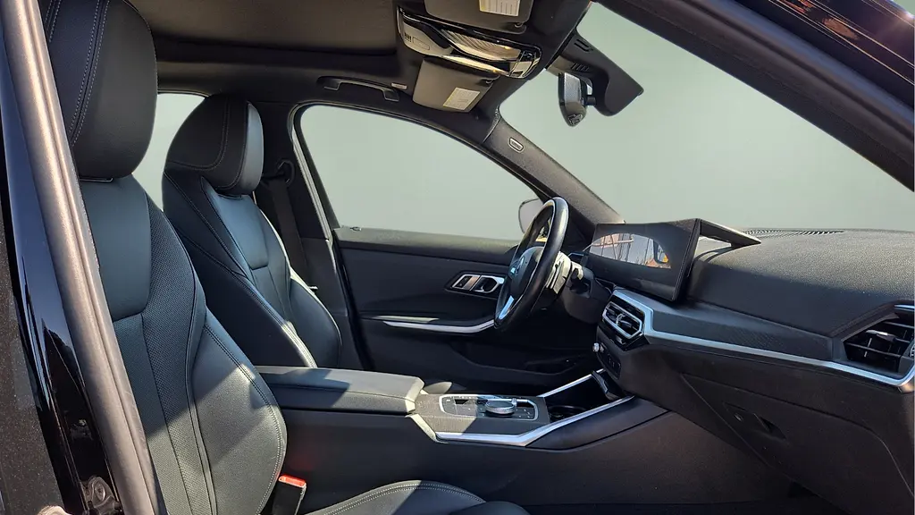 2023 BMW 3 Series 330e