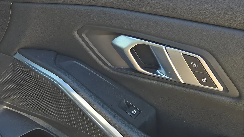 2023 BMW 3 Series 330e