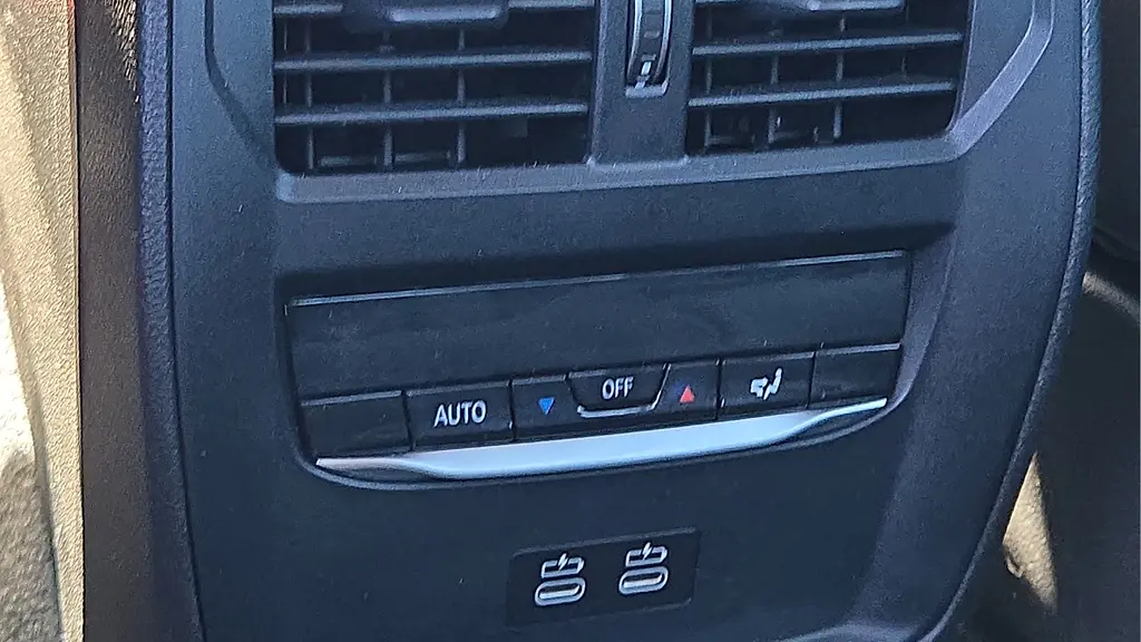 2023 BMW 3 Series 330e