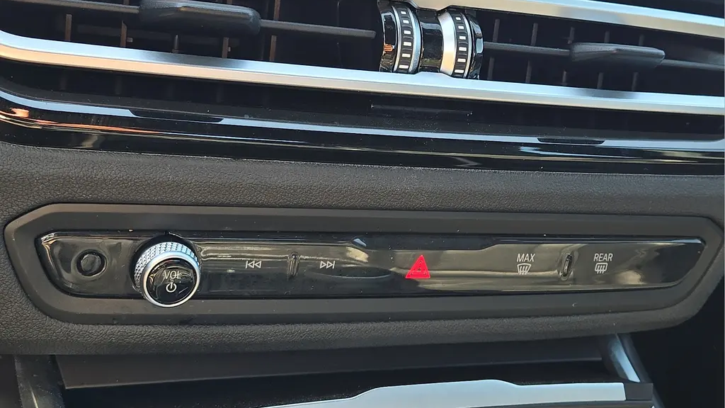 2023 BMW 3 Series 330e
