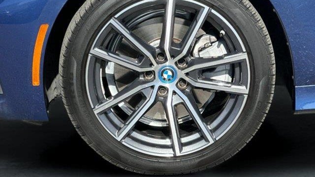 2022 BMW 3 Series 330e
