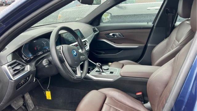 2022 BMW 3 Series 330e xDrive