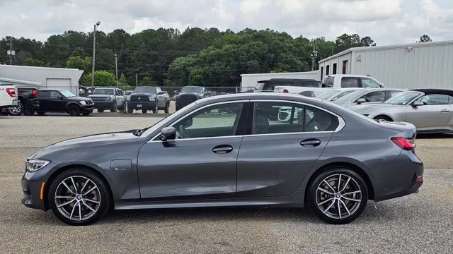 2022 BMW 3 Series 330e xDrive