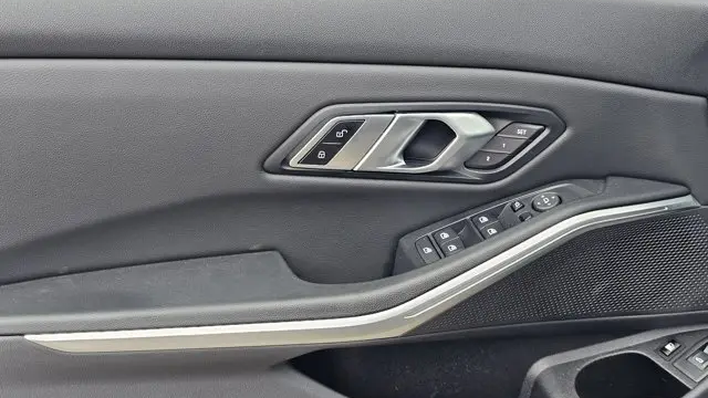 2022 BMW 3 Series 330e xDrive