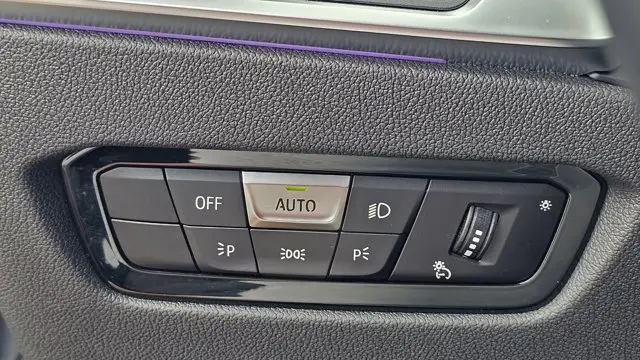 2022 BMW 3 Series 330e xDrive