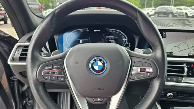 2022 BMW 3 Series 330e xDrive