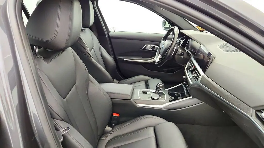 2021 BMW 330i - $23,995