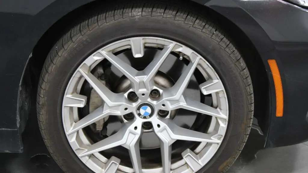 2025 BMW 3 Series 330i