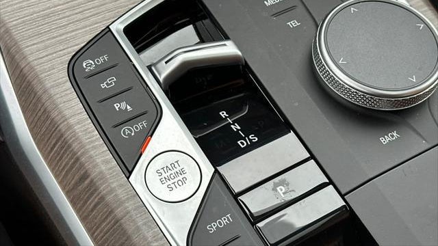 2025 BMW 3 Series 330i