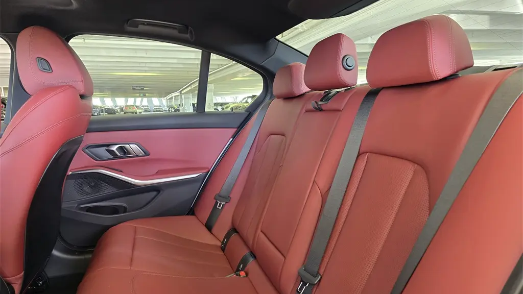 2025 BMW 3 Series 330i