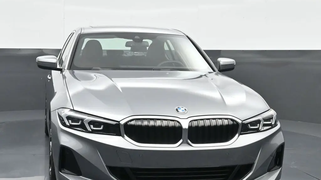 2025 BMW 3 Series 330i