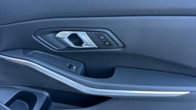 2025 BMW 3 Series 330i