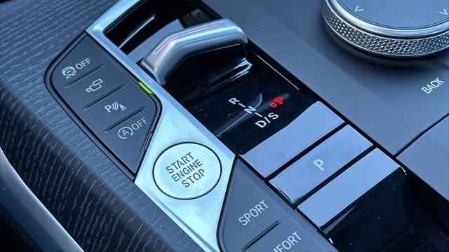 2025 BMW 3 Series 330i