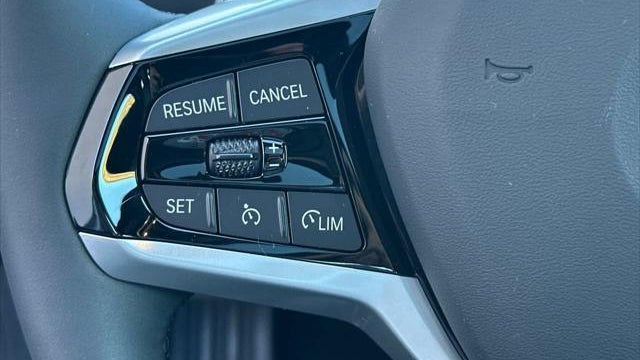 2025 BMW 3 Series 330i
