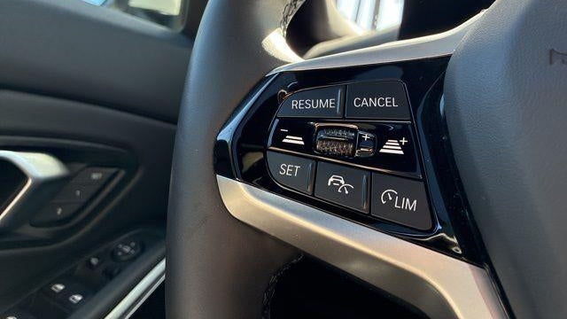 2025 BMW 3 Series 330i