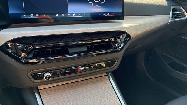 2025 BMW 3 Series 330i