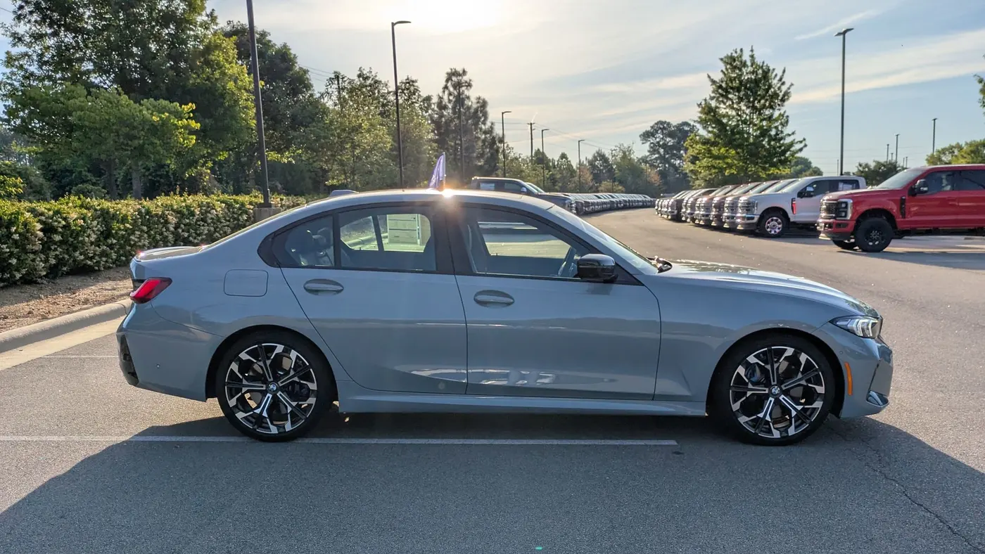 2025 BMW 3 Series 330i