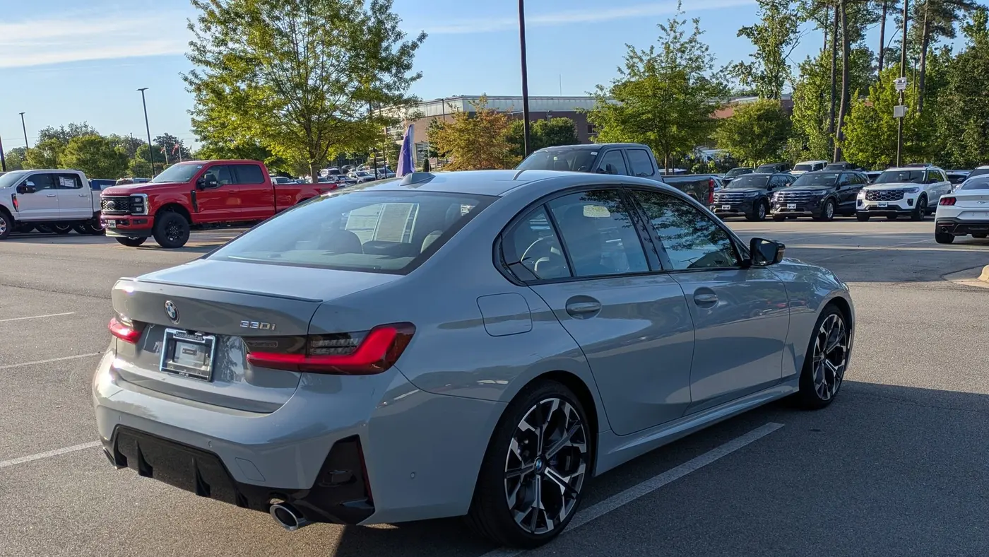 2025 BMW 3 Series 330i