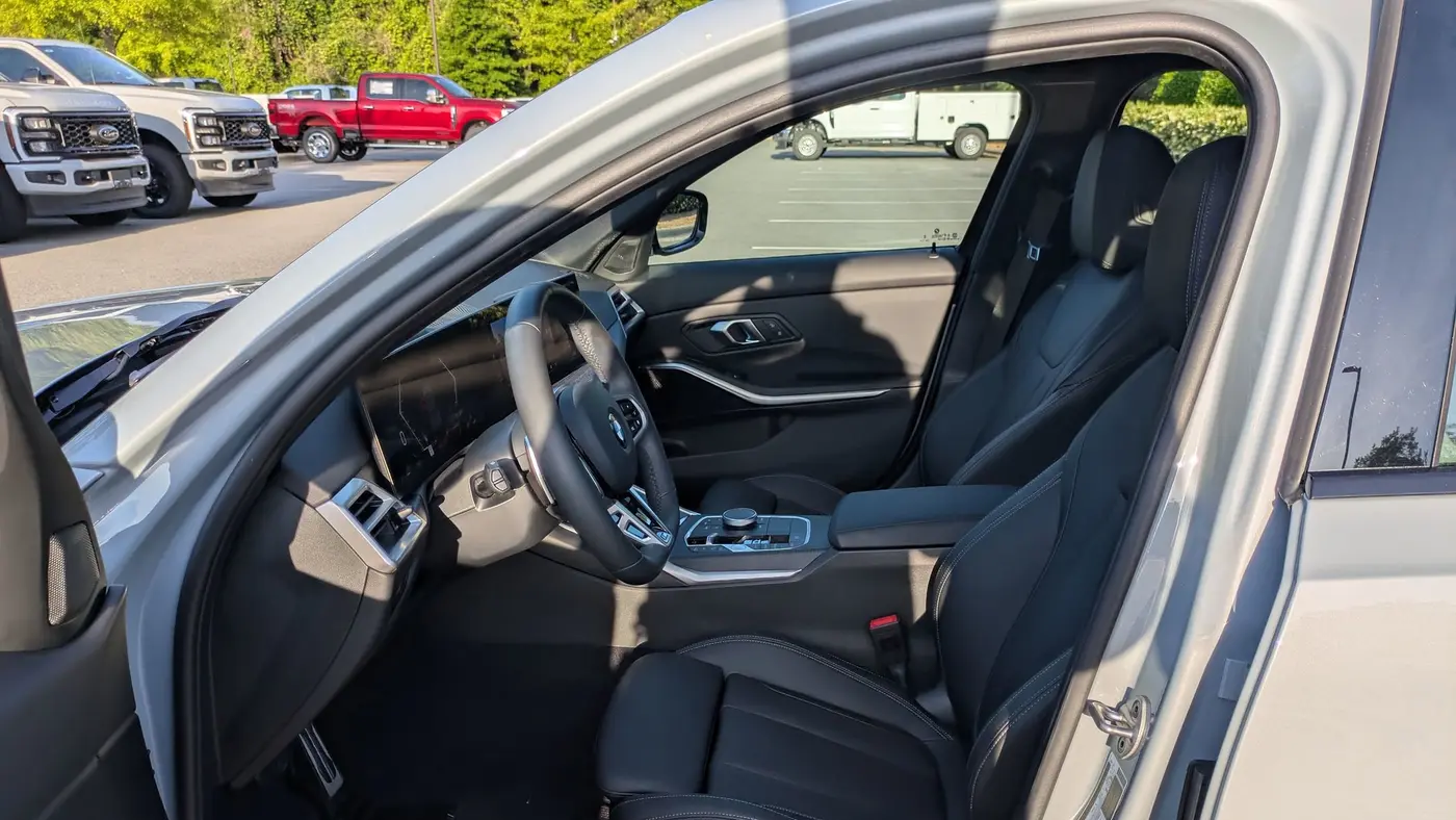 2025 BMW 3 Series 330i
