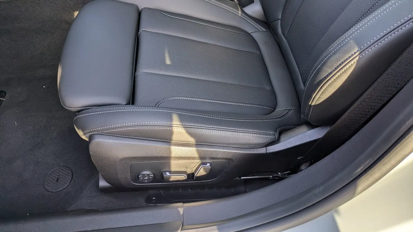 2025 BMW 3 Series 330i