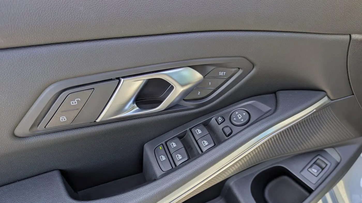 2025 BMW 3 Series 330i