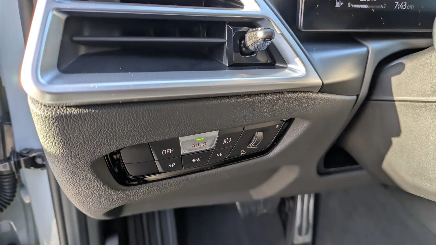 2025 BMW 3 Series 330i